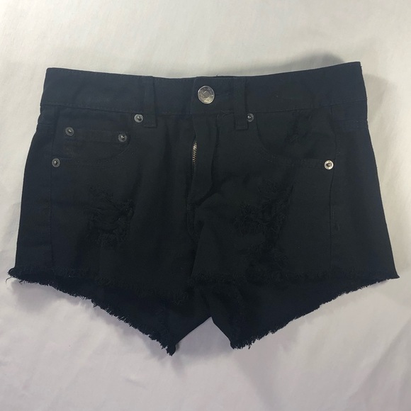 Mudd Pants - Mudd Juniors Black Distressed Shorts 5 Pockets